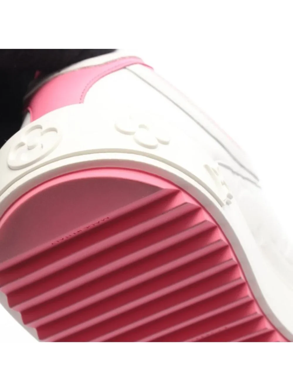 Louis Vuitton Sneakers Time Out Line Monogram Leather